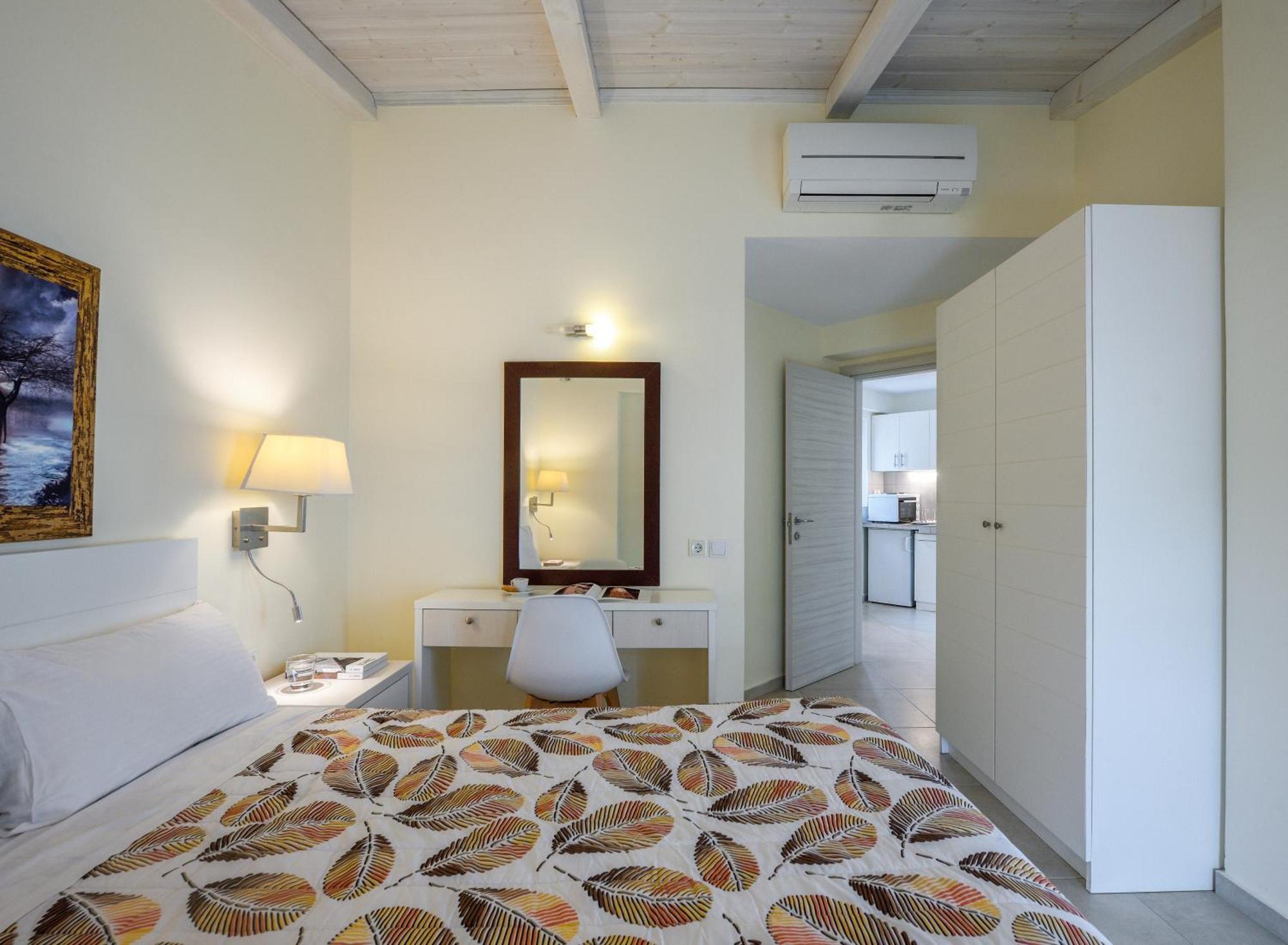 Elpiniki Luxury Apartments Nea Poteidaia Luaran gambar
