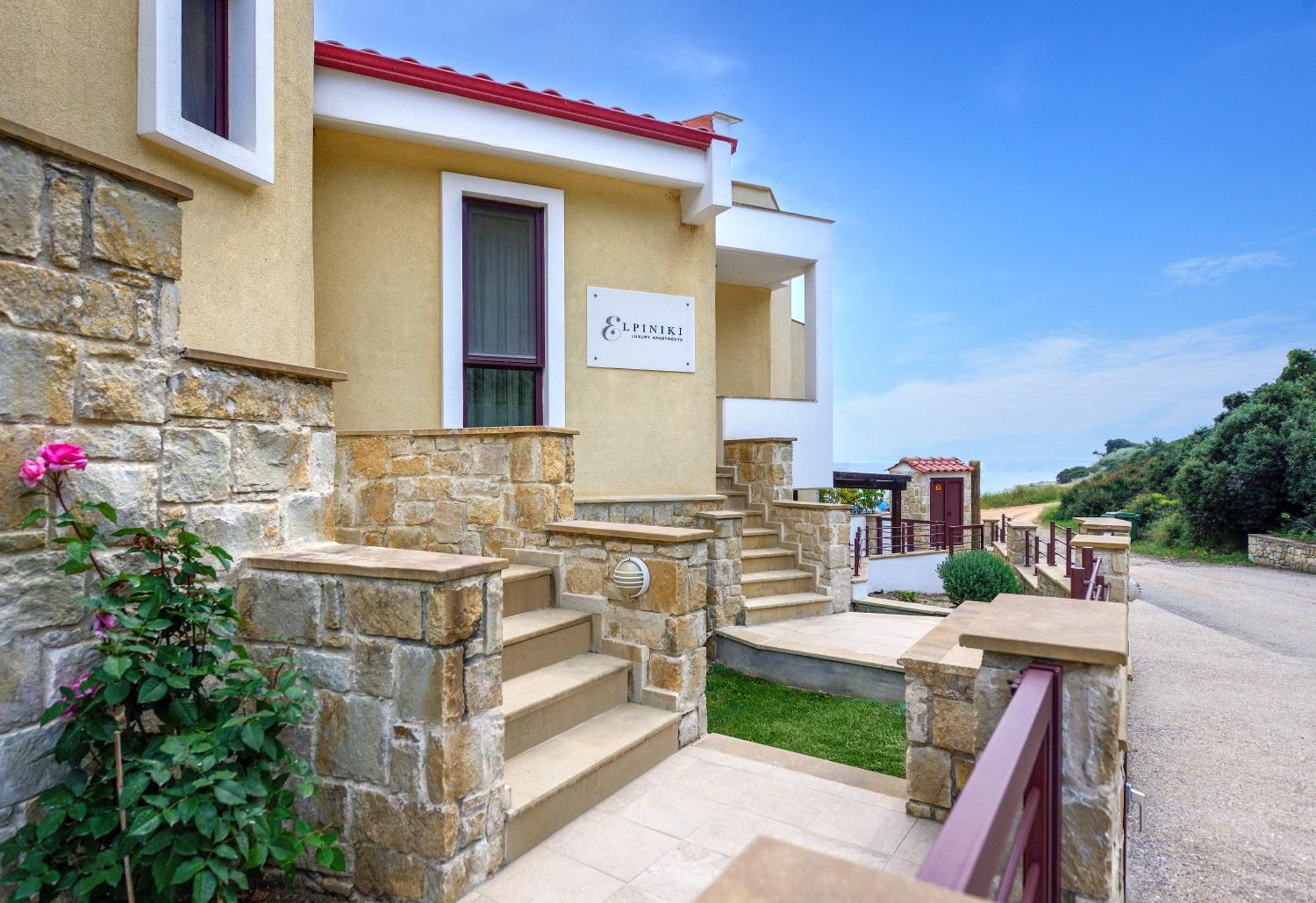Elpiniki Luxury Apartments Nea Poteidaia Luaran gambar