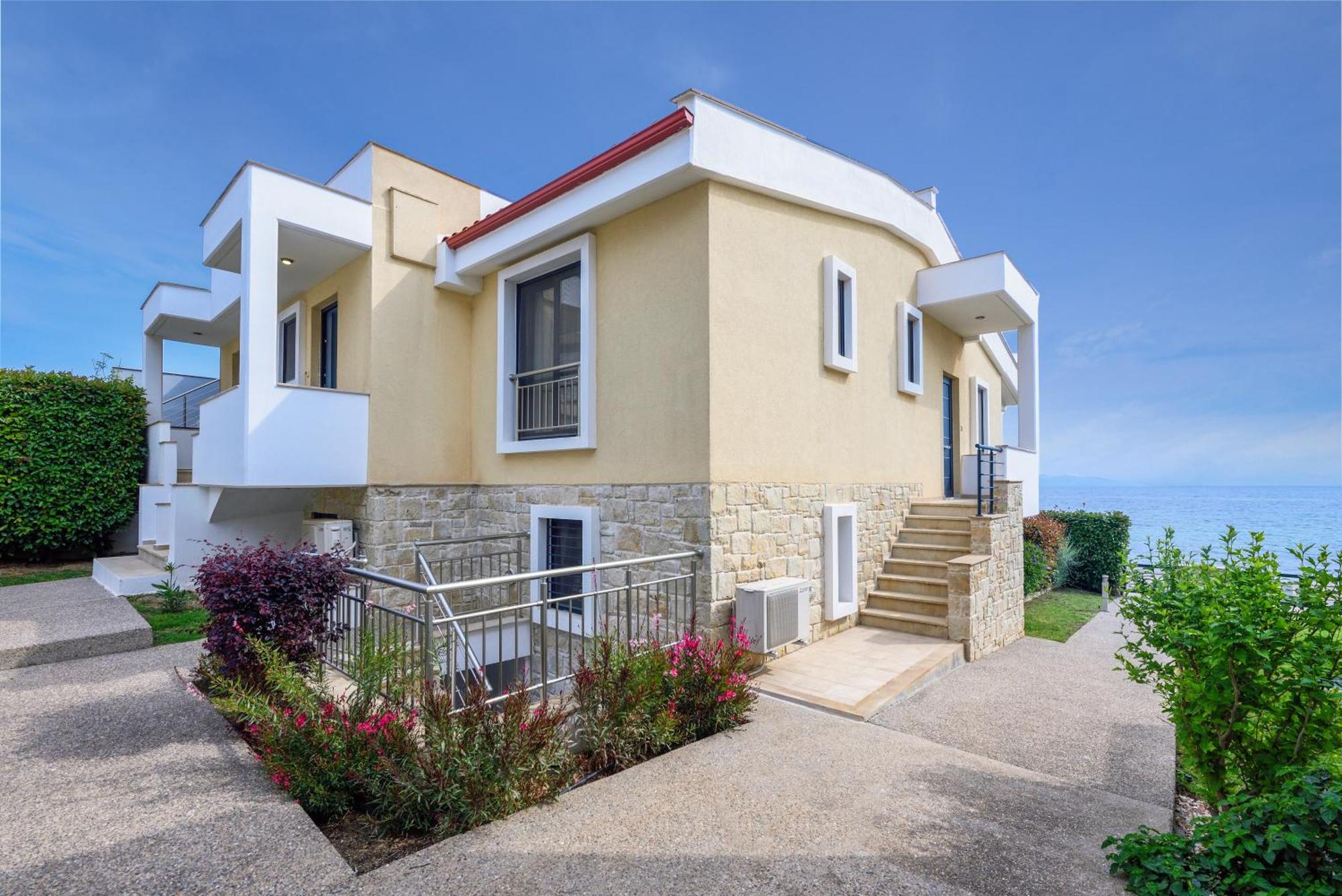 Elpiniki Luxury Apartments Nea Poteidaia Luaran gambar