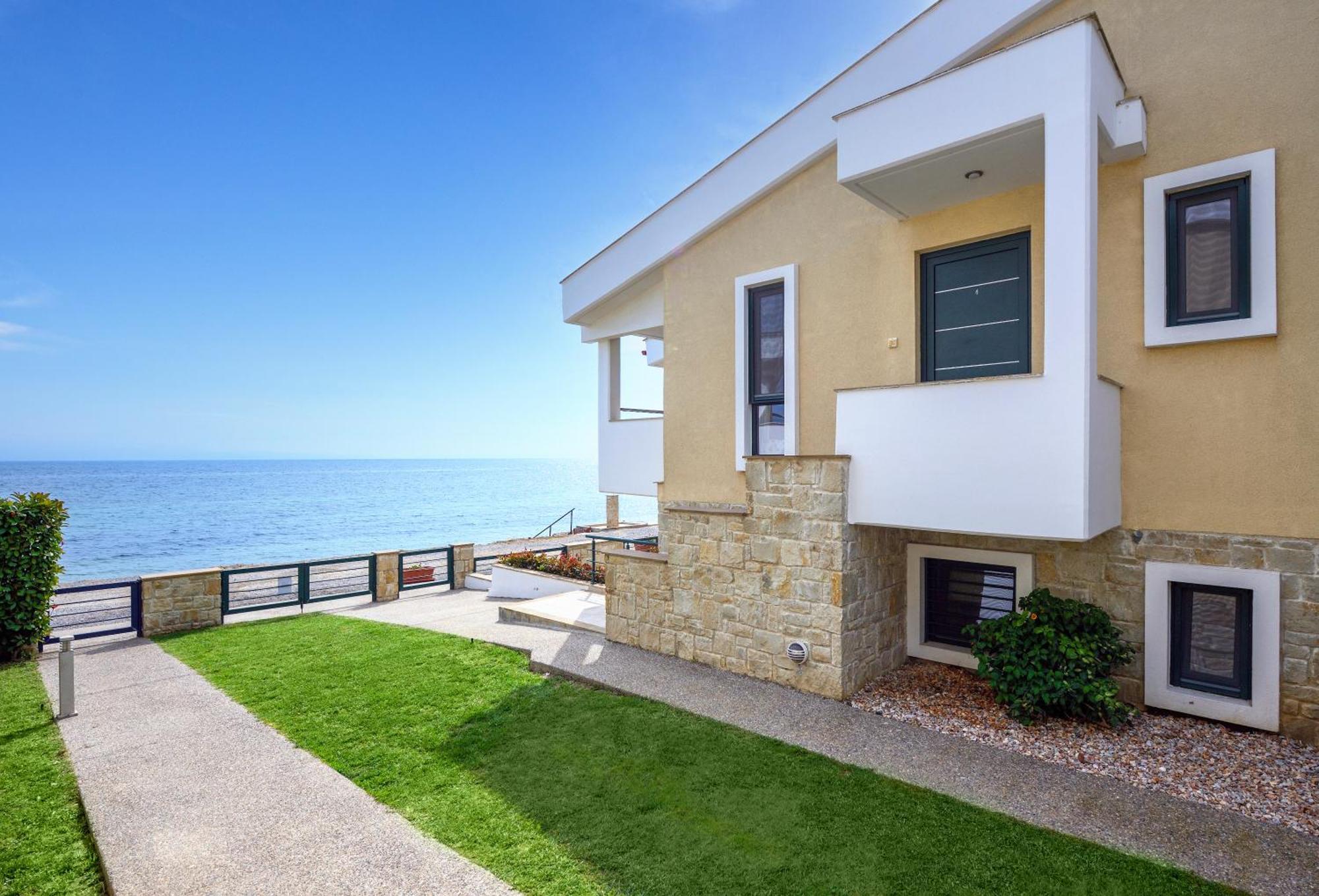 Elpiniki Luxury Apartments Nea Poteidaia Luaran gambar