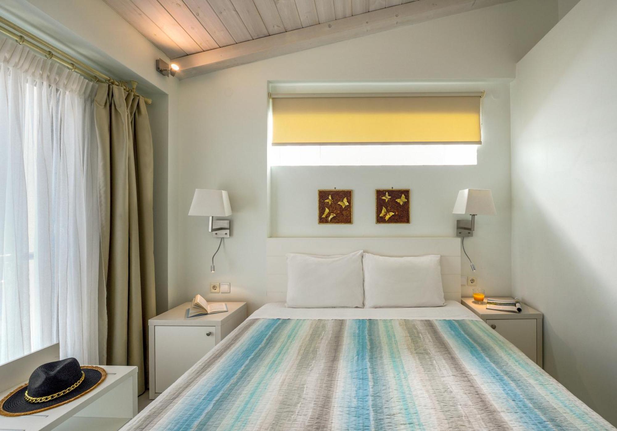 Elpiniki Luxury Apartments Nea Poteidaia Luaran gambar
