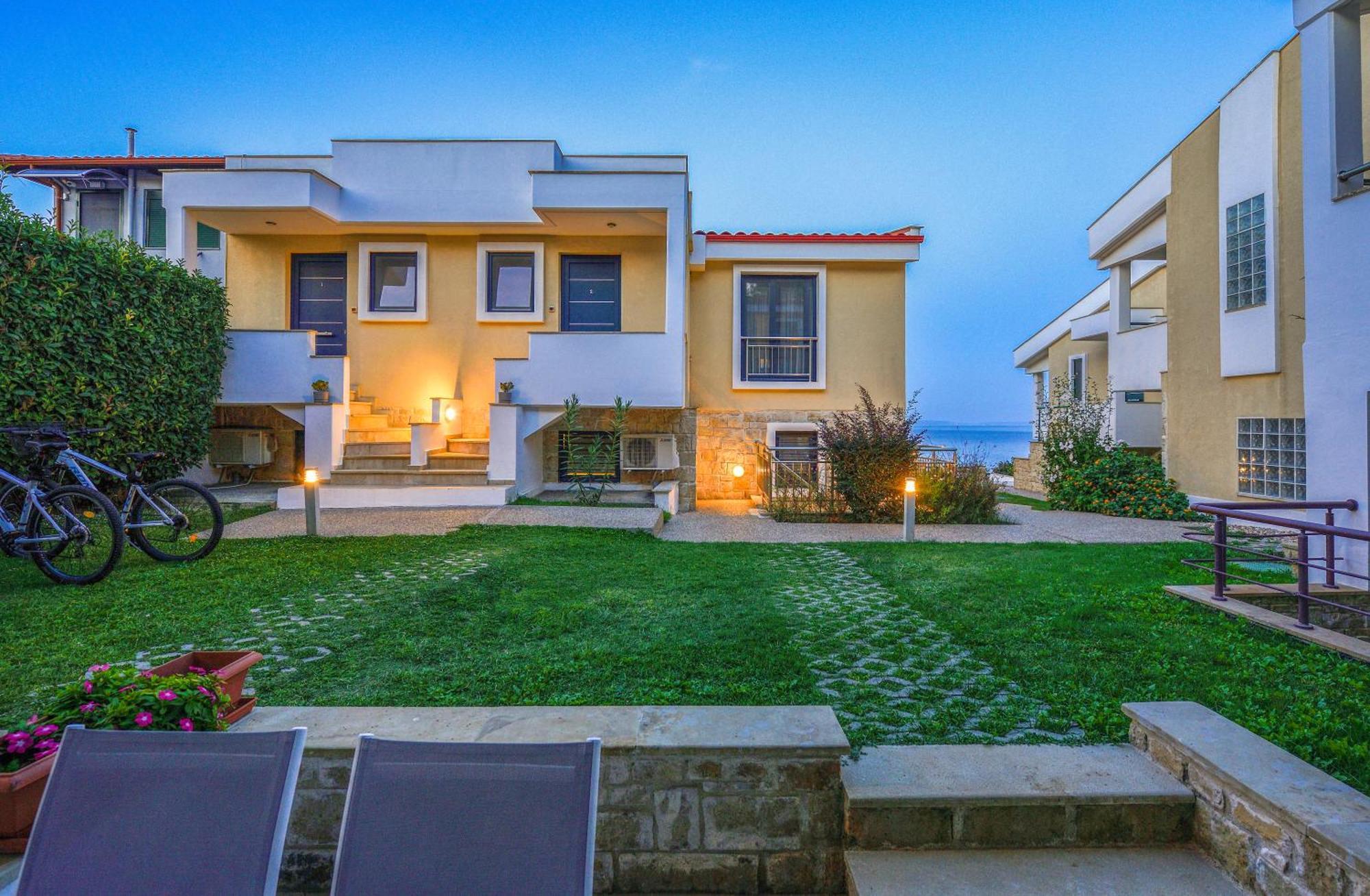 Elpiniki Luxury Apartments Nea Poteidaia Luaran gambar
